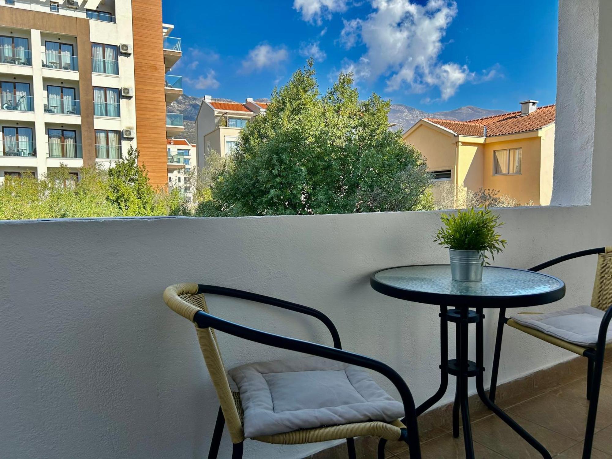 Apartments Mitende بودفا المظهر الخارجي الصورة